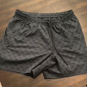 Gray Patterned Alo Men's Shorts (medium)